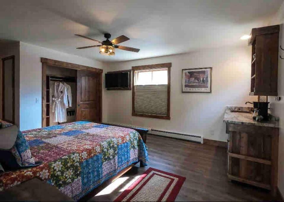 جورجتاون Clear Creek Inn المظهر الخارجي الصورة